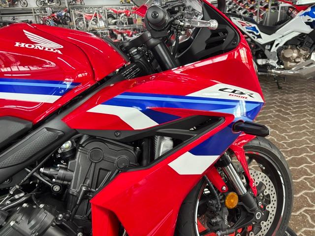 	065TCB141	... Photo when Honda prepped, hopefully soon ..!!  .. 